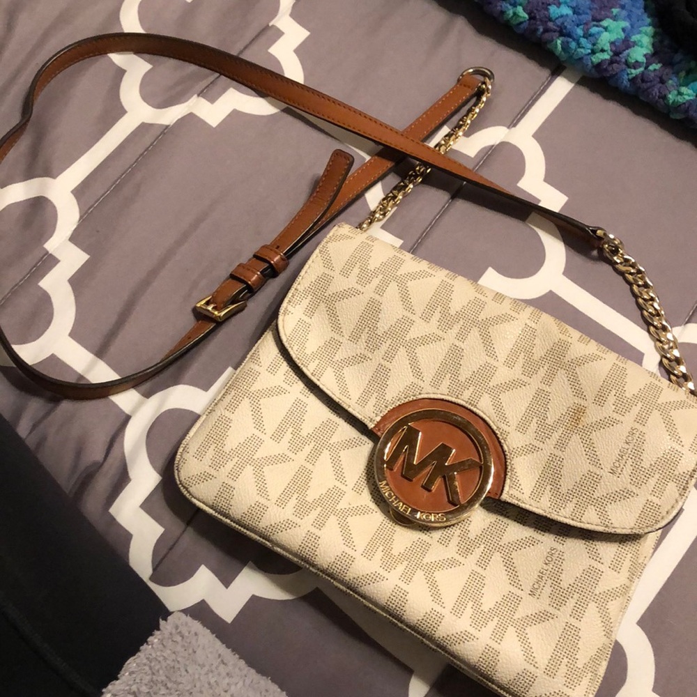MK cross body